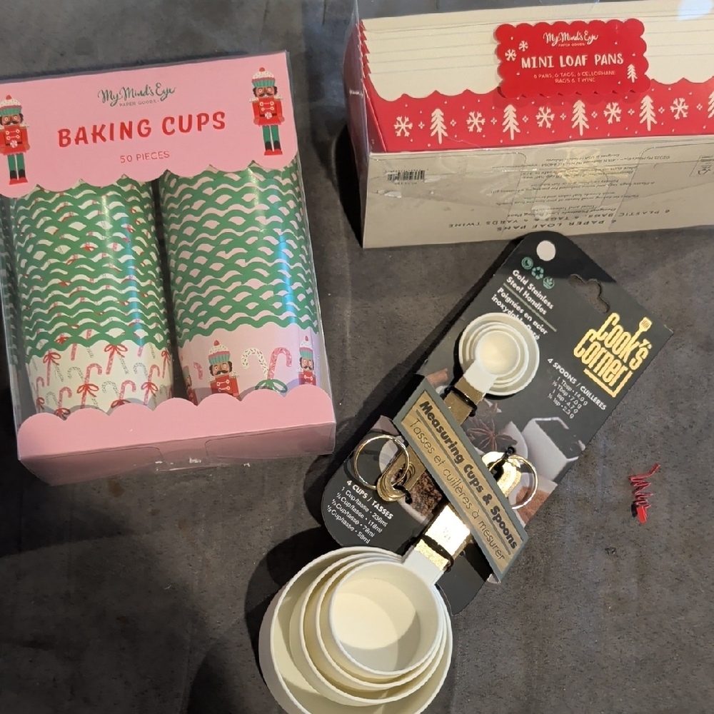 My Minds Eye Baking Cups And Loaf Pans White Measuring Cups Set Holiday Cooking